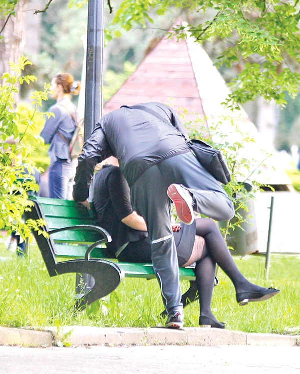 Adrian Enache are 49 de ani, dar e plin de energie, ca un licean