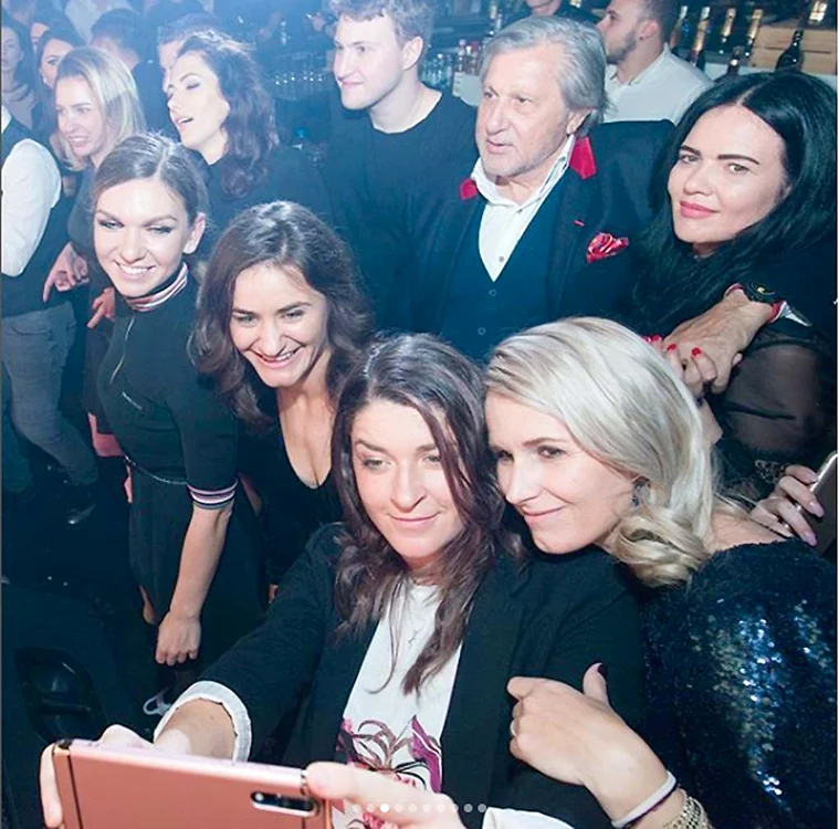 Ilie Năstase cu iubita, dar și jucătoare de tenis au fost printre invitați