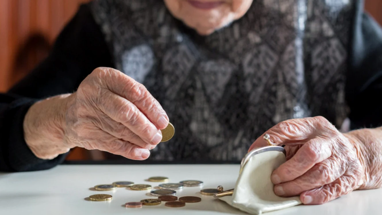 Guvernul Ciolacu caută soluții pentru a ajuta pensionarii săraci