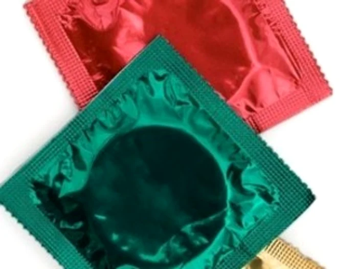 
    Prezervativul este singura metodă contraceptivă care previne BTS foto: 123RF  