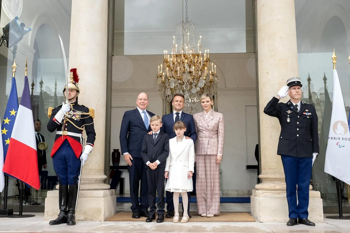 Prințesa Charlene și Albert de Monaco Facebook jpg