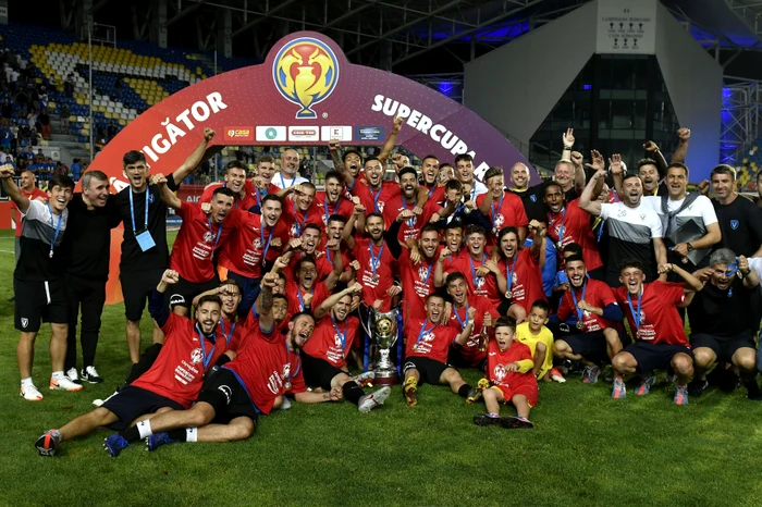 Viitorul a cucerit Supercupa RomanieiFOTO: Sportpictures.eu
