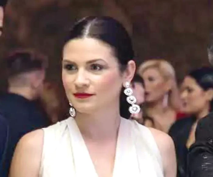 Ellie este acum vedeta cu cel mai impozant bust