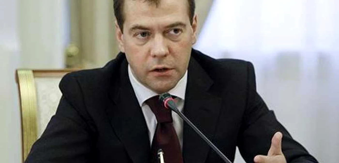 Dmitri Medvedev susţine că lansarea operaţiunilor terestre în Siria ar duce la un nou război mondial