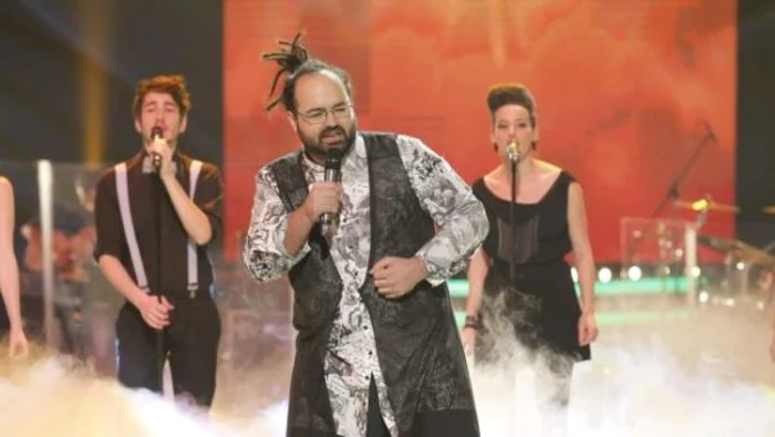 Mureşeanul a făcut show la Vocea României (foto:http://vocearomaniei.protv.ro)