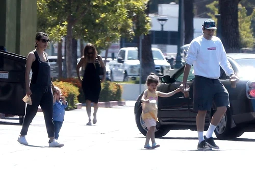 *EXCLUSIVE* Ashton Kutcher and Mila Kunis enjoy their morning out with their kids jpeg