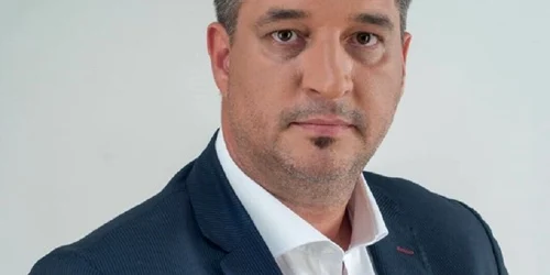 Directorul ANPC, Paul Anghel avertizează cumpărătorii de mărțișoare din metal prețion să fie atenți la garanția produselor  jpeg