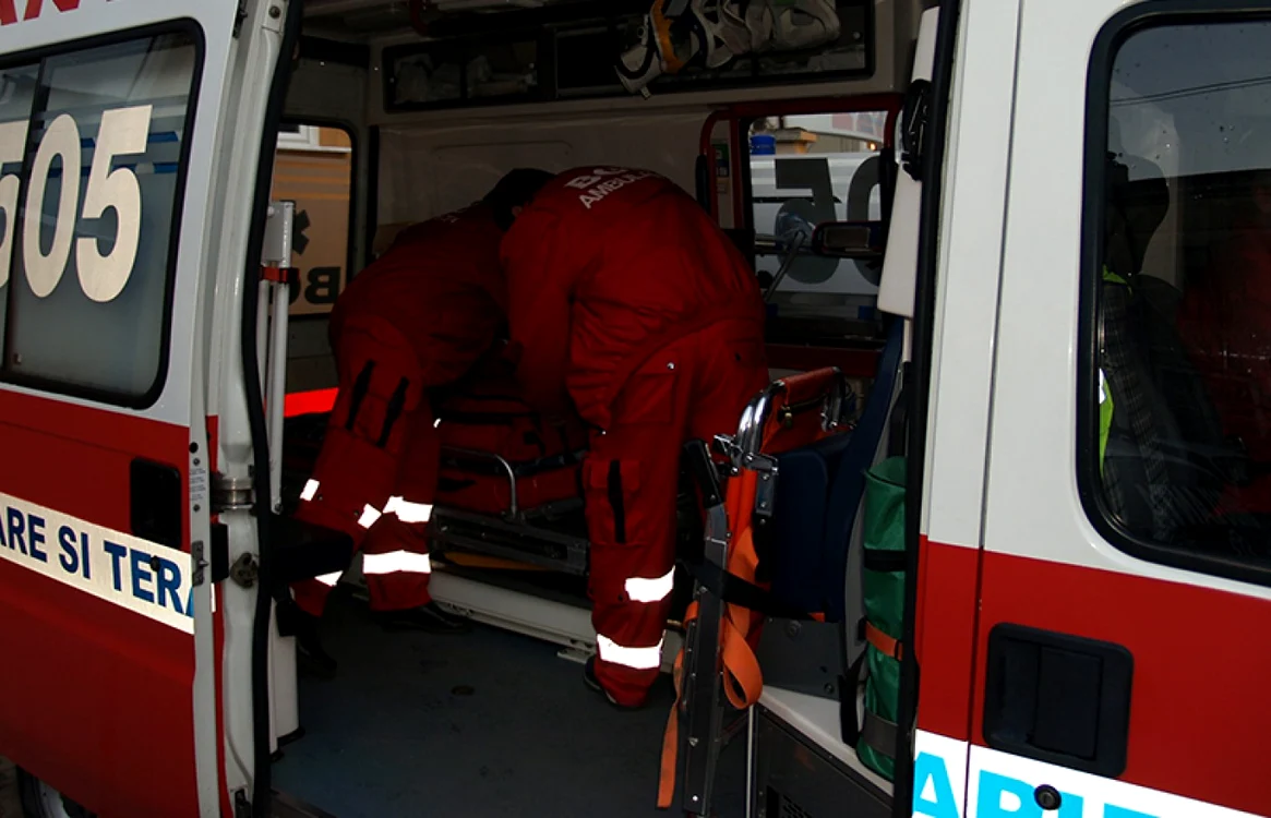 Echipajul de pe ambulanţă a încercat să-l resusciteze pe bătrân                                          FOTO: Arhivă