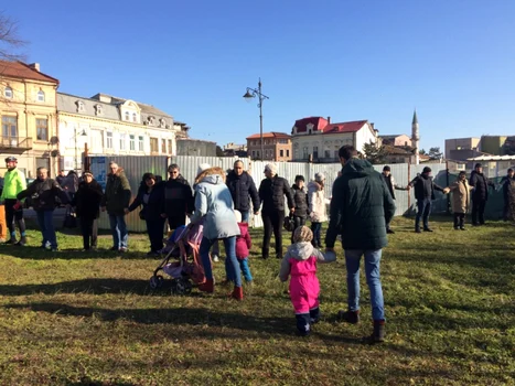 Protest lanţ uman la şantierul de la Lupoaică - distrugere vestigii arheologice Constanţa Foto Sînziana Ionescu