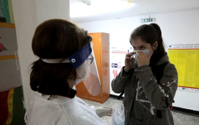 Autorităţile impun conditii sanitare speciale în şcoli FOTO Sever Gheorghe