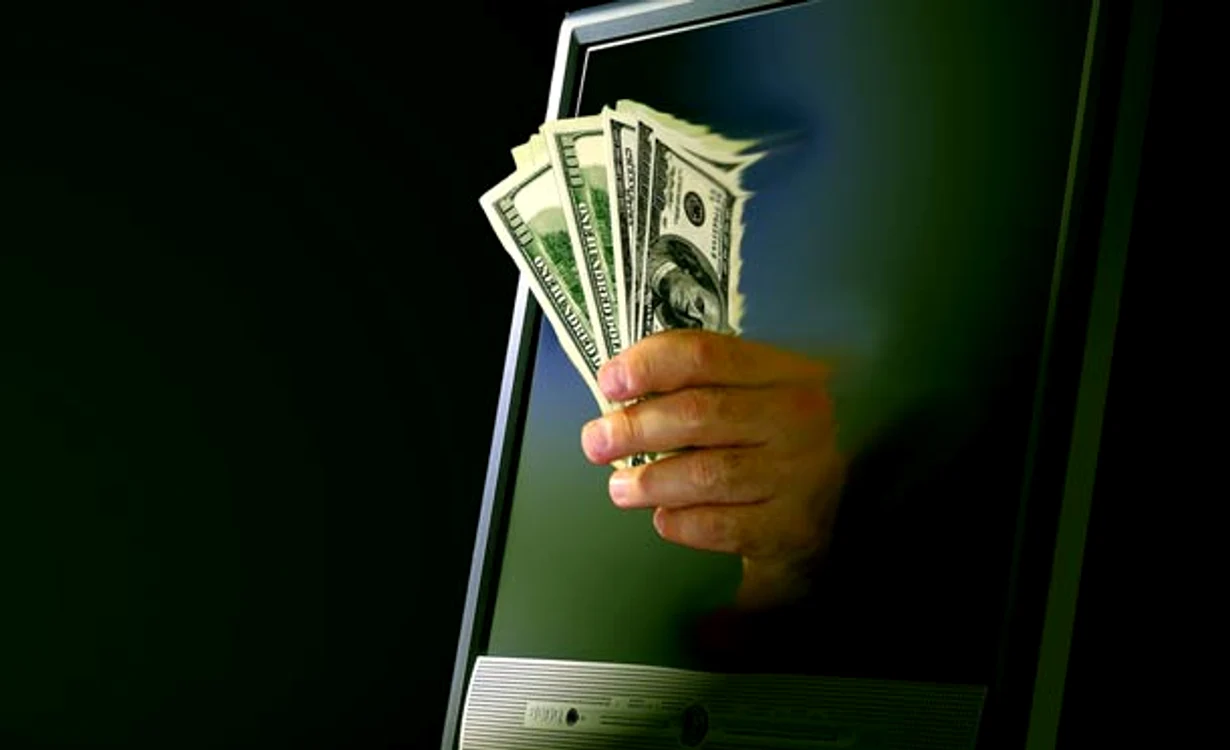 Alte instituţii vizate de atacatori au fost PayPal, Capital One, Citibank, JPMorgan Chase US Bank şi People's Bank.