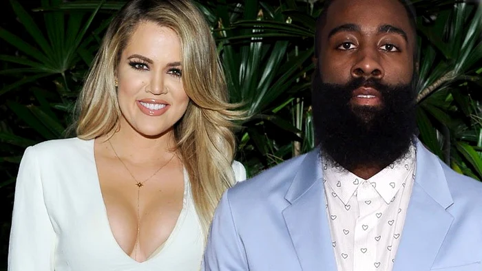 
    Khloe Kardashian, alături de James Harden  