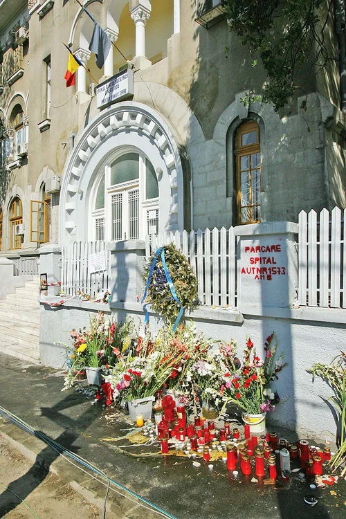 După tragica  întâmplare,  maternitatea  ajunsese loc  de pelerinaj