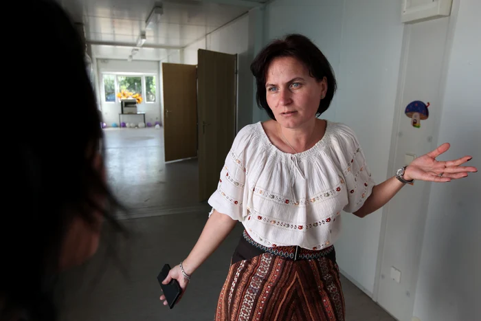 Agelica Coman este director la Școala „Ioan Bădescu” din 2009