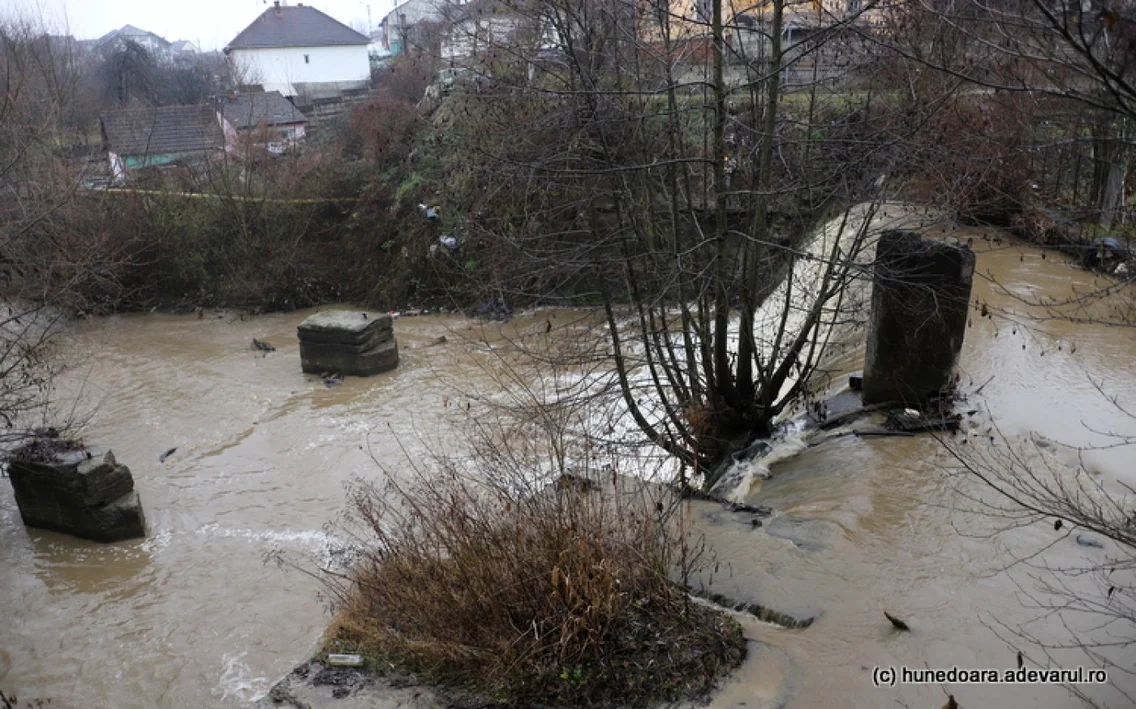 baraj cerna centrul vechi al hunedoarei foto daniel guta adevarul