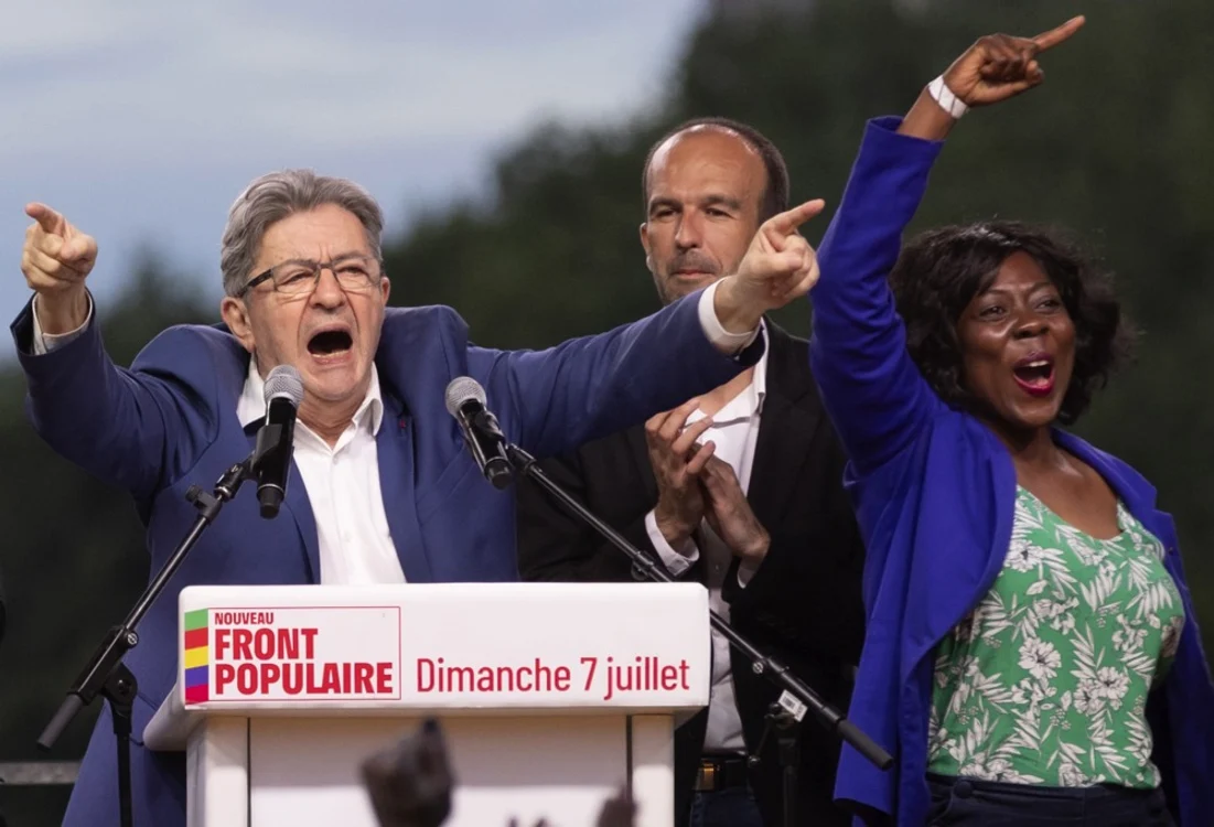 Liderul stângii franceze, Melenchon, se bucură după rezultatele alegerilor legislative FOTO EPA-EFE