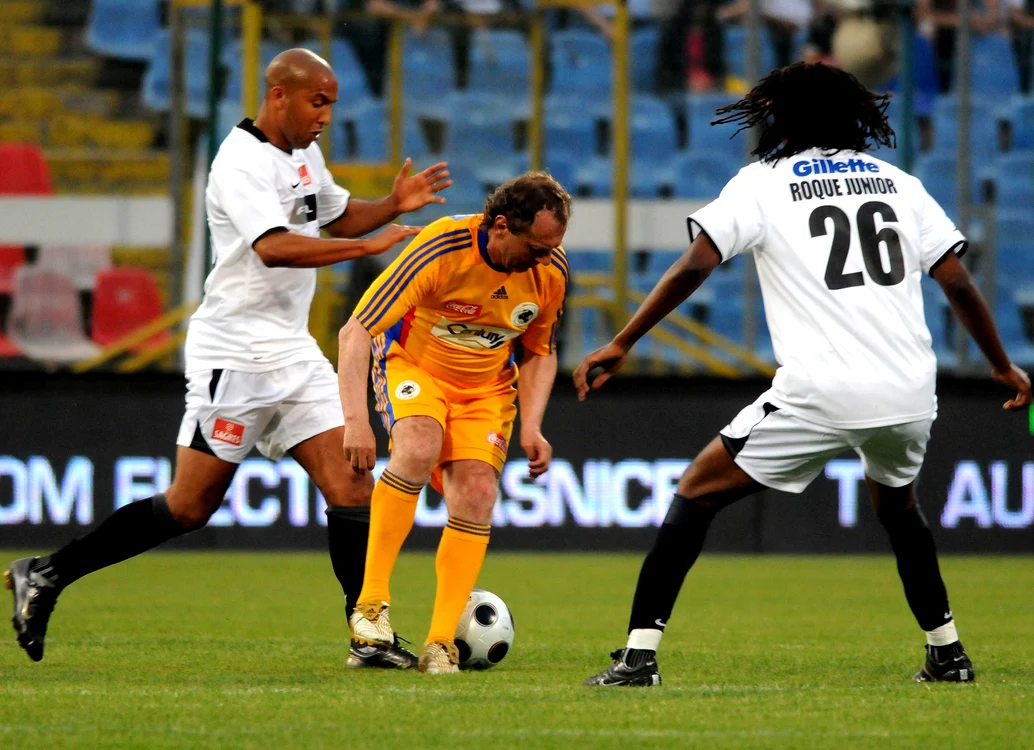 Ilie Balaci participa la meciuri de fotbal de old-boysFoto: sportpictures.eu