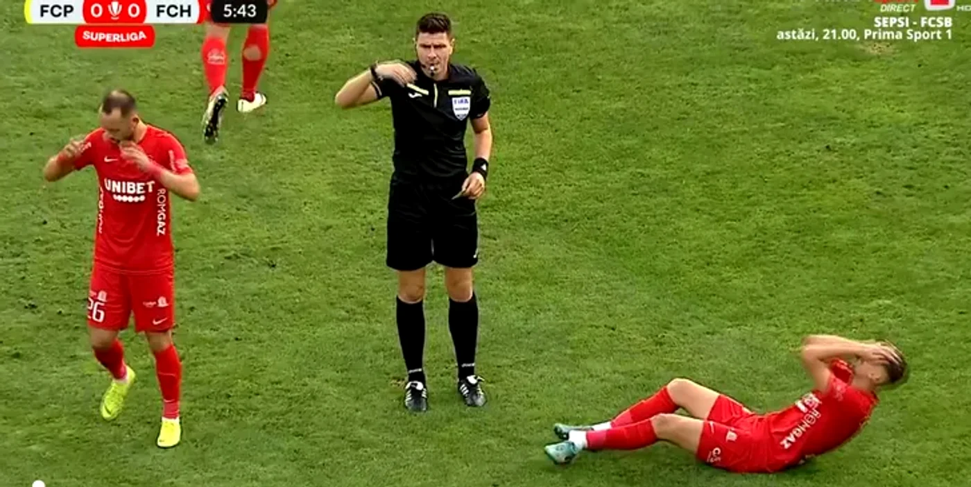 Piciorul lui Dragoș a cedat în duelul cu Țicu. Captură PrimaSport