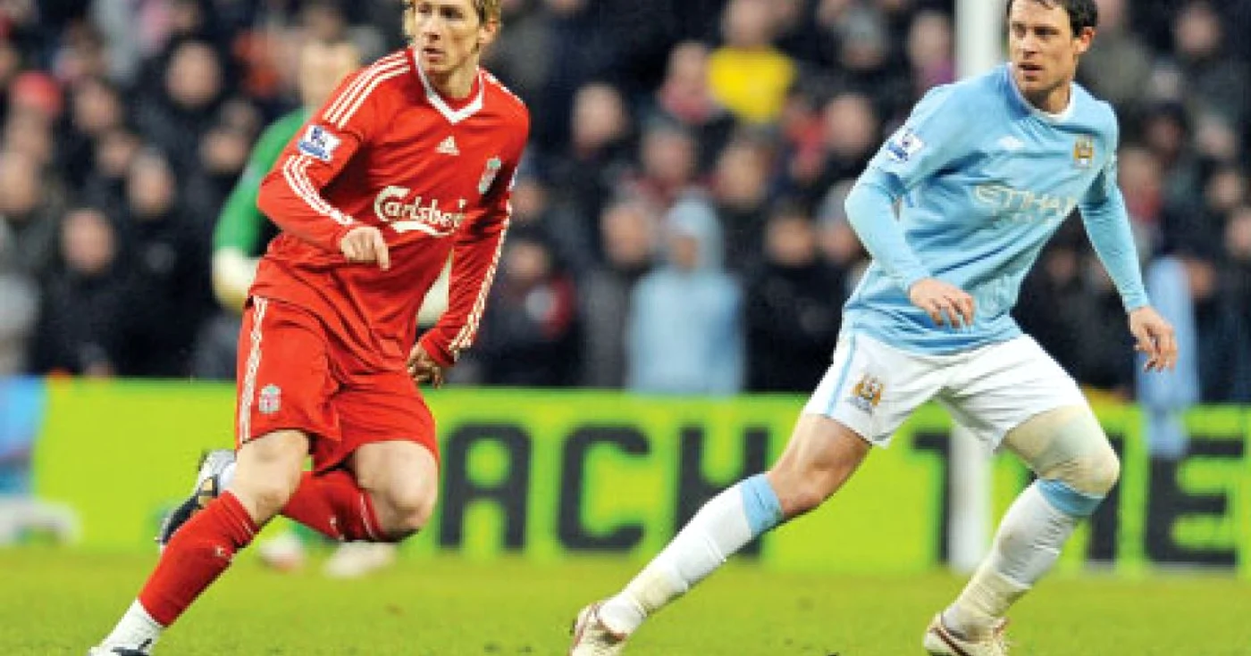 Fernando Torres (stânga) a jucat doar 15 minute cu Manchester City