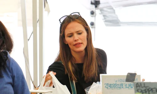 Familie Garner auf dem Farmers Market in Brentwood jpeg