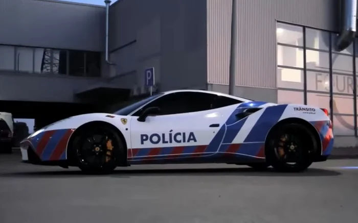 Flota poliţiei portugheze s-a îmbogăţit cu un Ferrari 488 GTB. FOTO: X