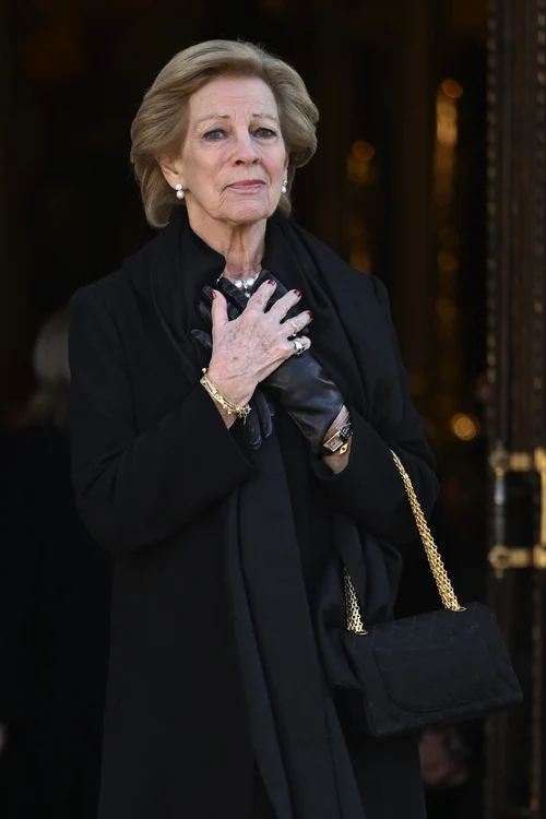 Regina Greciei, îndurerată la înmormântarea de ieri de la Atena