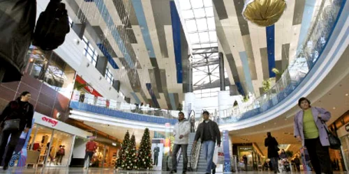Mallurile oferă varietate cumpărătorilor Foto: Mircea Păun