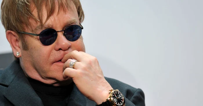 Elton John mărturisește regretă multe dintre lucrurile nesăbuite făcute în tinerețe FOTO: Mediafax/AFP
