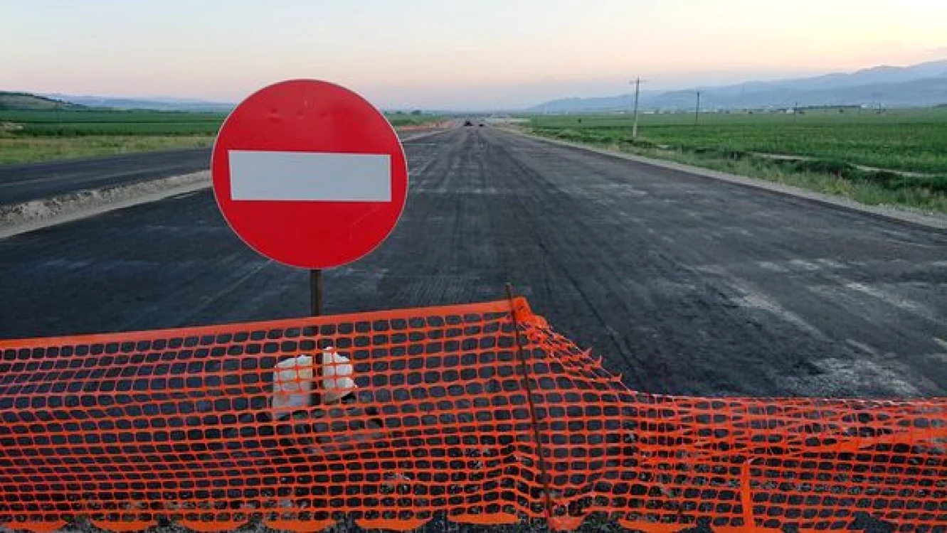 autostrada semn drum inchis Foto Asociatia Pro Infrastructura