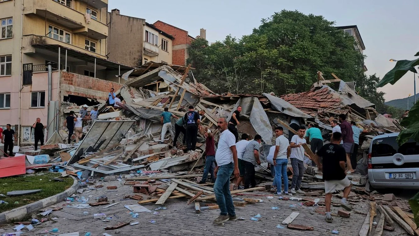 Turcia a înregistrat peste 200 de repkici după cutremurul de 6.1 de duminică. Foto: X/abc7ny