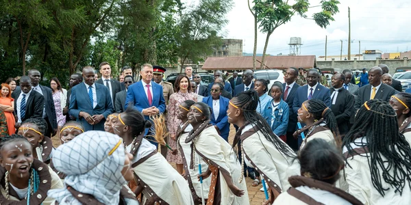 Klaus Iohannis la liceul din Kenya FOTO Presidency jpg