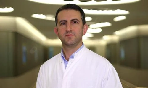 Medicul Sinan Erdogan tratează pacienţii cu metode revoluţionare jpeg
