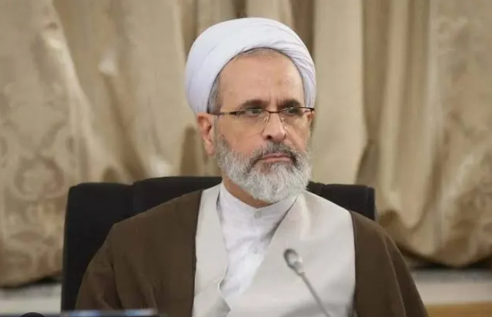 Iranul are un lider suprem interimar după moartea lui Ali Khamenei. Alireza Arafi îi preia temporar atribuțiile