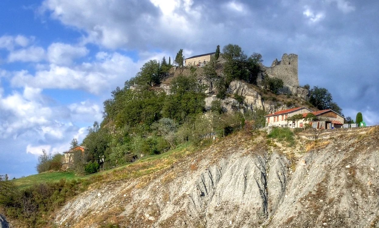 Canossa Castle jpg jpeg
