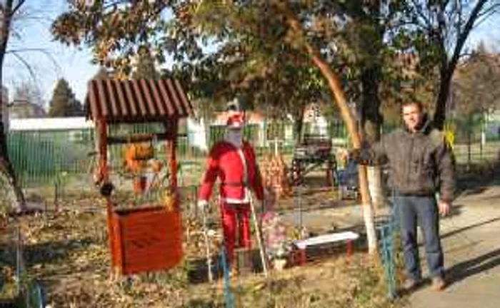 Cristinel Popa este mândru de parcul pe care l-a amenajat cu ajutorul locatarilor
