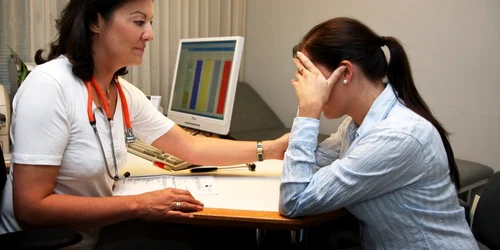 Doar medicul poate prescrie un tratament cu antibiotice, pe baza unei antibiograme