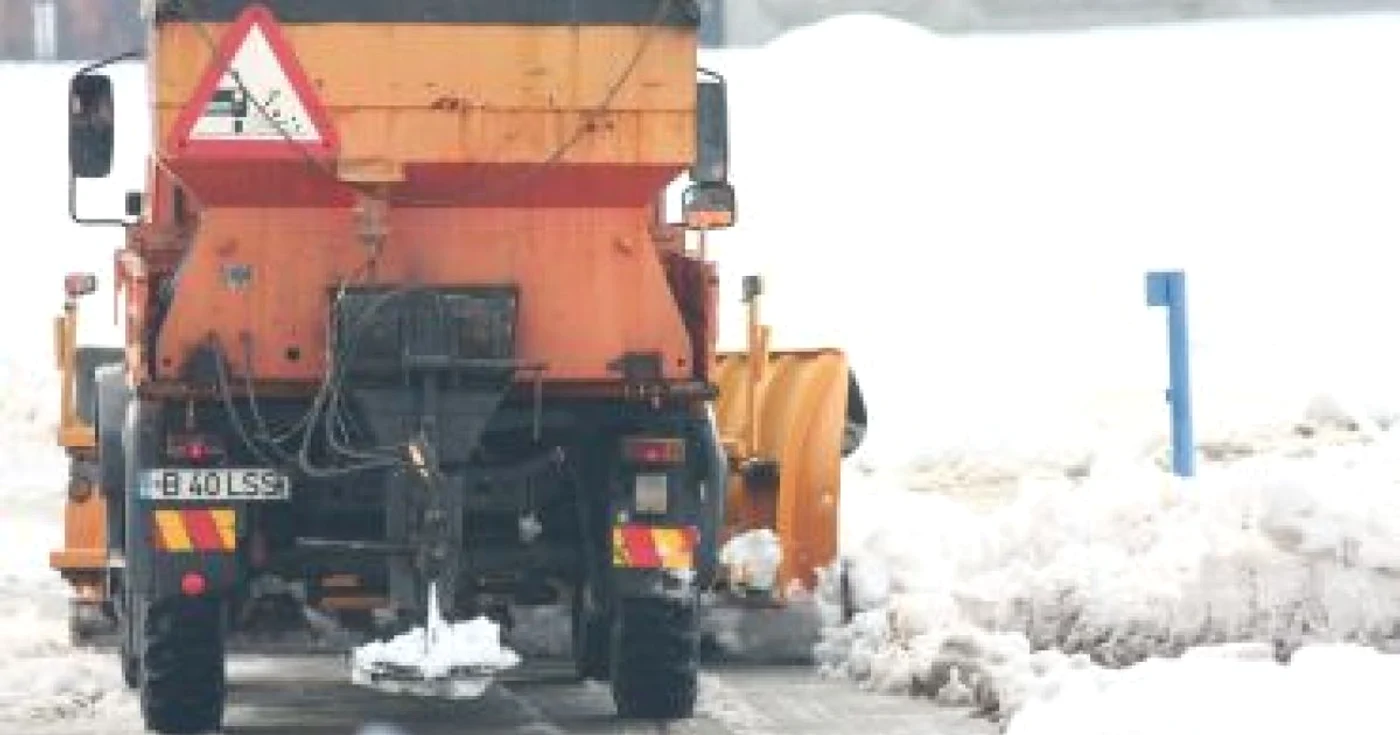Craiova: Drumuri blocate în Dolj din cauza zăpezii   
