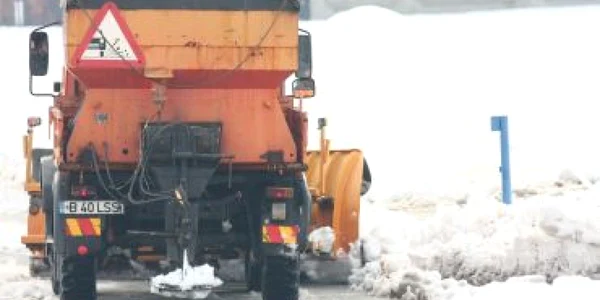 Craiova: Drumuri blocate în Dolj din cauza zăpezii   