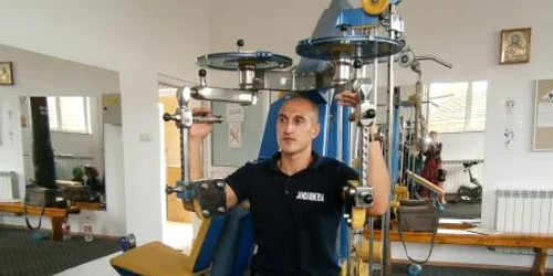  Daniel Boştinaru, jandarmul care se antrenează pentru fiecare tură de serviciu