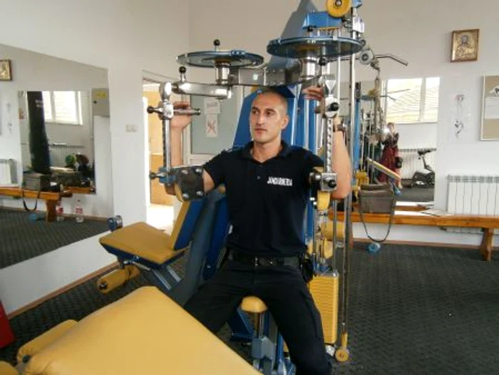 Daniel Boştinaru, jandarmul care se antrenează pentru fiecare tură de serviciu