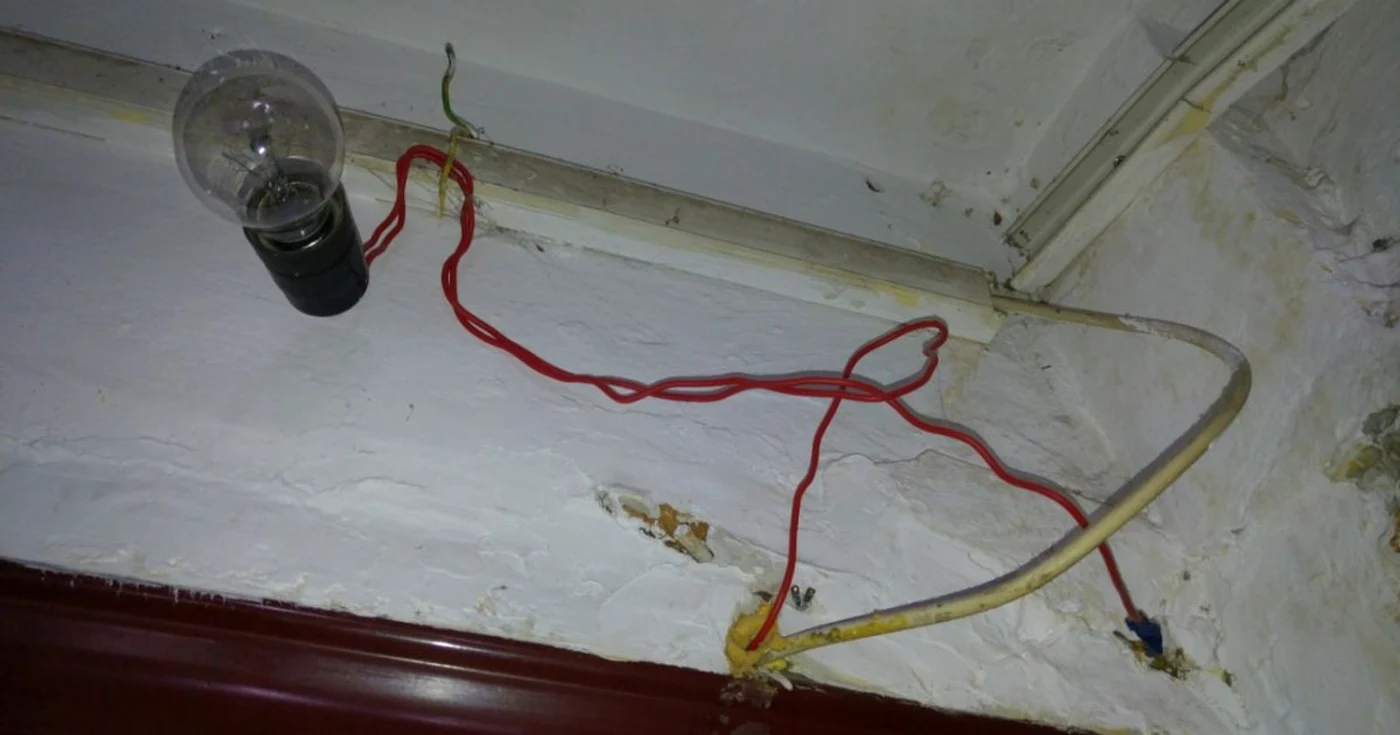 Instalaţie clandestină de curtent electric FOTO Adevărul