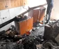 Locuințele mansardei unui bloc din Râmnicu Vâlcea distrusă de un incendiu Foto Eusebiu Predonescu jpg