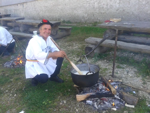 Povestea balmosului jpeg