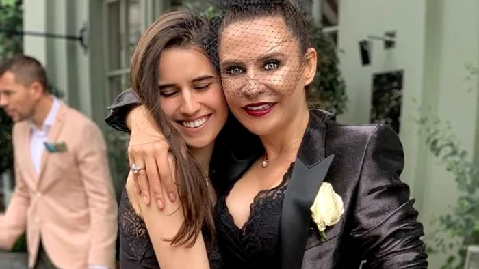Adina Buzatu și Sara / foto: social media