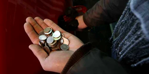 Cele mai mici salarii sunt în domeniul serviciilor