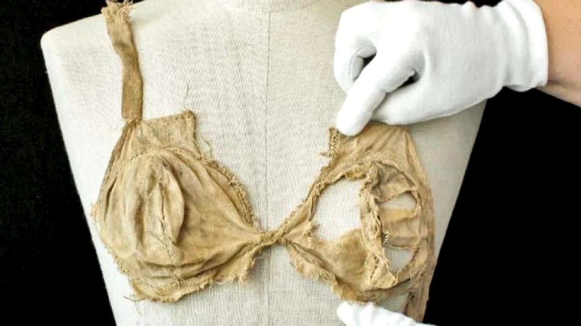 Lenjeria intimă de acum 500 de ani, aproape identica cu cea de azi jpeg