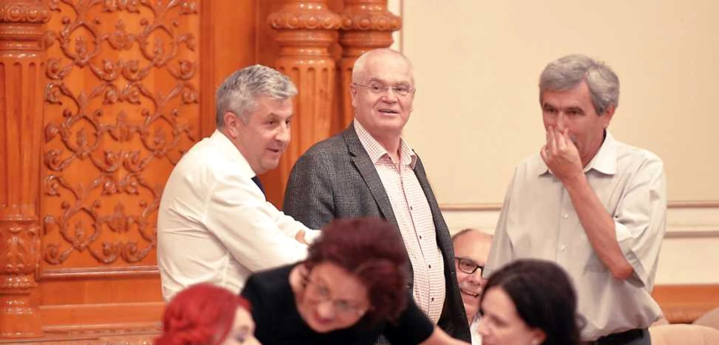 Trei dintre juriştii care au susţinut legile Justiţiei: Florin Iordache, Eugen Nicolicea şi Marton Arpad. FOTO Mediafax