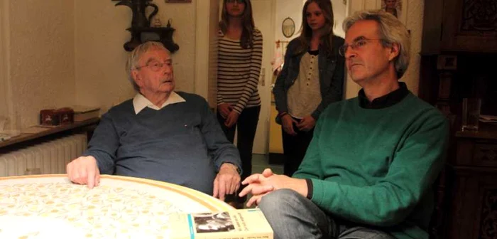 Hainz Fausten alături de nepoatele şi de fiul său Peter. FOTO "Der Spiegel“