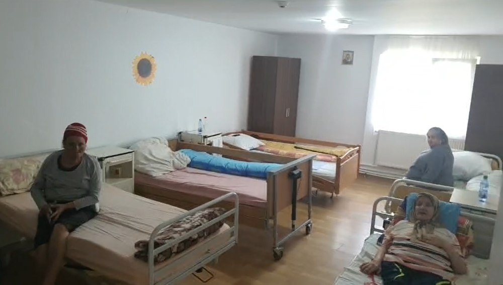 Reacție ambiguă a Crucii Roșii din România, după scandalul azilurilor neautorizate din Vrancea