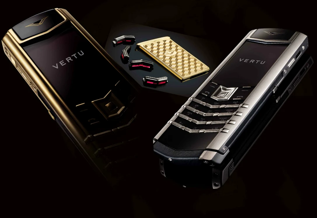 Vertu, un brand crescut de Nokia şi devenit emblemă a luxului telecom.